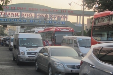 Ùn tắc kinh hoàng ở phà An Hòa: Đi chưa đến 1km mất gần 1 tiếng