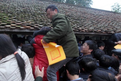 Xin được ấn đền Trần cũng đừng mong sẽ 'thăng quan tiến chức'