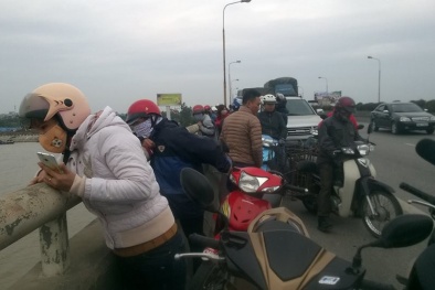 Để lại tin nhắn 'lạ', cô gái trẻ nhảy xuống sông tự tử