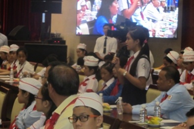 Thiếu nhi TP.HCM hiến kế chất lượng xe buýt với Bí thư Đinh La Thăng