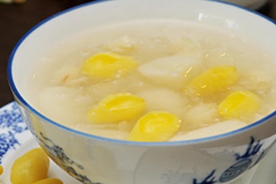 Cách nấu chè củ năng hạt sen thơm mát, bổ dưỡng
