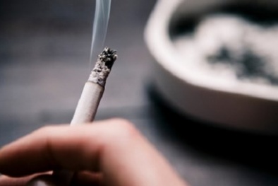 Thoái hóa đĩa đệm cột sống cổ vì thuốc lá