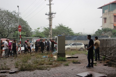 Nghi vấn người đàn ông đi xe máy tự rơi từ đường trên cao xuống đất tử vong