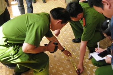 Án mạng trong phòng trọ: Nghi án chồng cắt cổ vợ rồi uống thuốc sâu tự sát
