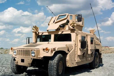 Xe bọc thép Humvee 'thần thánh' thành đống sắt vụn vì nhảy dù sai cách