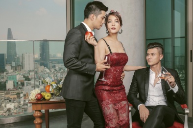 Trương Ngọc Ánh 'lả lơi' bên dàn trai trẻ