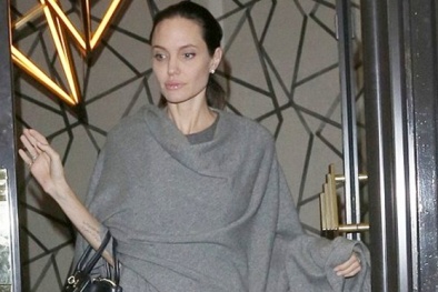 Hoảng hốt với thân hình gày trơ xương, già nua của Angelina Jolie