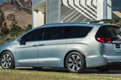 Google sắp ra đời 100 xe minivan tự lái