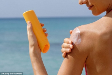 'Bóc trần' loạt kem chống nắng hot tại Mỹ không hề 'thần thánh' như quảng cáo