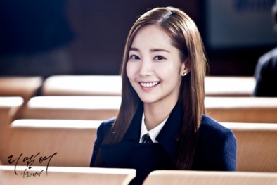 Người đẹp dao kéo Park Min Young bí mật 'du hí' ở Đà Nẵng