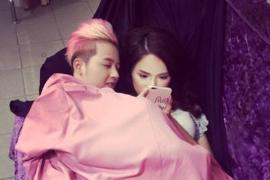 Facebook sao 4/6: Hương Giang Idol “thân mật” với Thanh Duy
