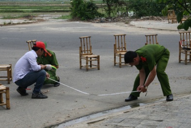 Án mạng trong quán nhậu đêm: Nghi vấn từ vệt máu dài 10m ở hiện trường