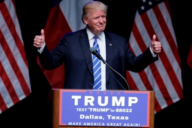 1.500 phụ nữ Mỹ tình nguyện khỏa thân biểu tình chống Donald Trump