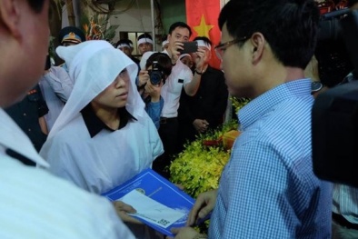 Nỗi lòng chủ tịch Hà Nội sau quyết định tuyển dụng đặc cách vợ phi công Khải