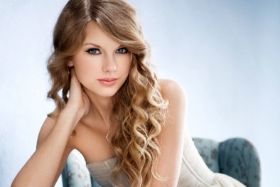 Taylor Swift 'bắt tay' cùng Katy Perry và hàng trăm nghệ sĩ chống lại YouTube