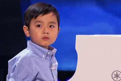 Thần đồng piano 5 tuổi gốc Việt đoạt cúp Quận Cam