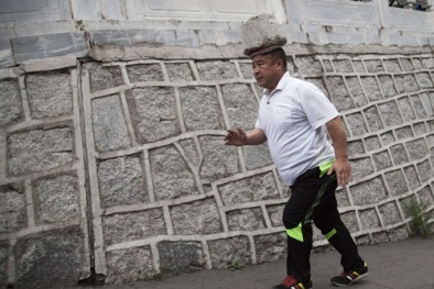 Giảm 30kg một năm nhờ đội đá đi dạo mỗi ngày