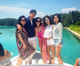 Cuộc sống 'ngập' trong siêu xe, đồ hiệu của thiếu gia điển trai nhất Indonesia