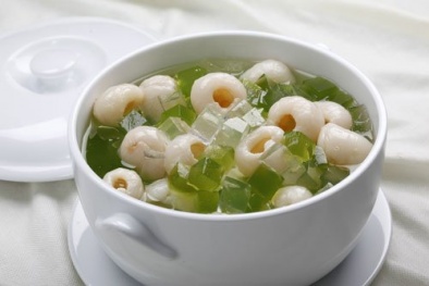 Những món ngon thú vị biến tấu từ quả vải vườn nhà