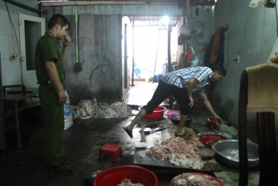 Tin an toàn 13Win OKVIP Cá cược bóng đá hot ngày 28/6: Cơ sở chế biến mỡ động vật bẩn ngang nhiên lộng hành