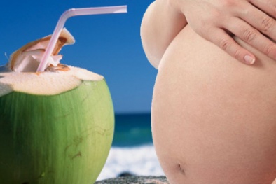 Bà bầu 3 tháng đầu có nên uống nước dừa?