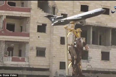 'Đỉnh cao' man rợ, IS treo xác phi công Syria ngoài đường để thị uy