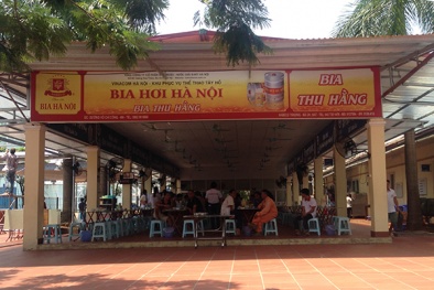 Hà Nội: Mở Trung tâm Thể dục Thể thao để người dân đến... uống bia