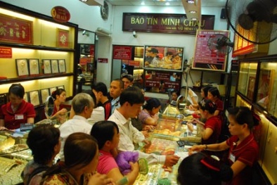 Giá vàng 'xuống đáy': Cơ hội tốt để gom vàng, chờ lên giá bán chốt lời