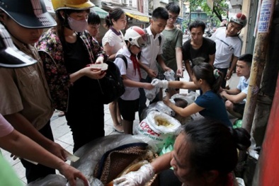 'Không thể tin nổi' bán xôi vỉa hè thu nhập bạc tỷ, mua nhà lầu xe hơi
