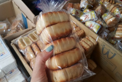Người tiêu dùng băn khoăn về chất lượng bánh trung thu giá siêu rẻ