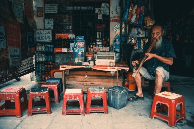 Chuyện những người tậu biệt thự nhờ bán xôi, trà đá, bún đậu...vỉa hè