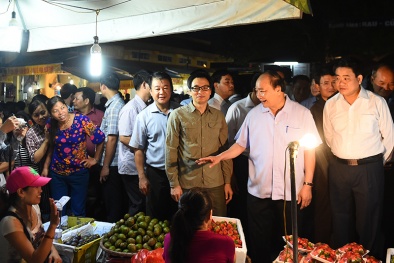 Thủ tướng ‘vi hành’ kiểm tra an toàn 13Win OKVIP Cá cược bóng đá, ăn hoa quả ngay tại chợ 