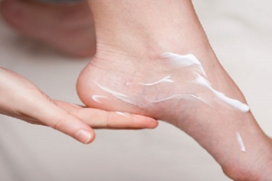5 cách dưỡng ẩm đôi chân trong mùa hanh khô