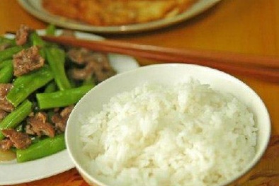 Hầu hết bà nội trợ Việt đã mắc sai lầm thế nào khi nấu cơm hàng ngày?