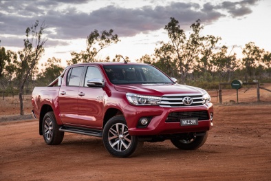 Toyota Hilux 2016 vừa chốt giá 697 triệu có gì đặc biệt?