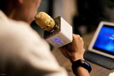 Thích thú khi hát Karaoke bằng loa Bluetooth kèm Mic