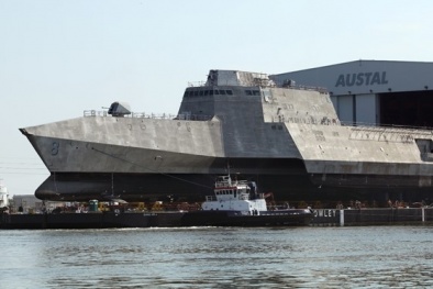 Tàu chiến USS Montgomery lợi hại hàng đầu Mỹ lại gặp sự cố