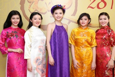 Nữ hoàng sắc đẹp Ngọc Duyên khoe vai trần gợi cảm với váy yếm