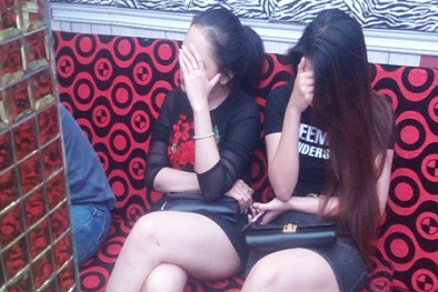 Bắt quả tang hàng chục dân chơi phê ma túy trong nhà hàng karaoke