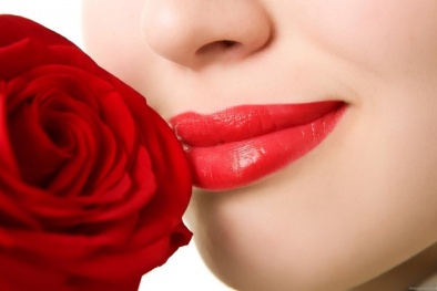 Di chứng nguy hiểm nếu lạm dụng phun màu môi