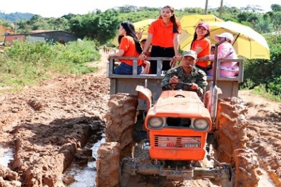 Phạm Hương, Lệ Hằng, Nam Em đến với trẻ em vùng cao tỉnh Lâm Đồng