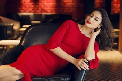 Phạm Hương rạng rỡ đón Giáng sinh sớm