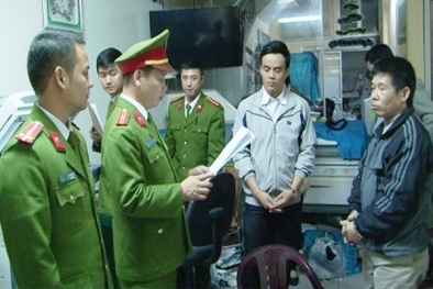 Làm giả hàng trăm thẻ bảo hiểm y tế, nhân viên bệnh viện bị bắt