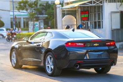 Cận cảnh chiếc xe hạng sang Chevrolet Camaro 2017 vừa về Việt Nam
