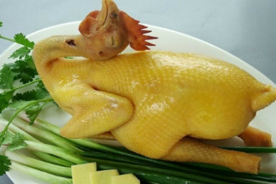 Bí quyết luộc gà cúng ngon và đẹp mắt đón Tết Nguyên đán