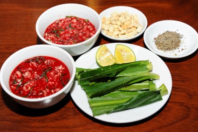 Ăn tiết canh ngày Tết nguy cơ liên cầu lợn 'tung hoành' trong cơ thể