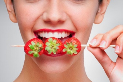 Cách làm trắng răng tự nhiên đón Tết về