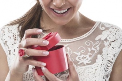 Mách bạn chọn quà tặng Valentine ghi điểm tuyệt đối với bạn gái 