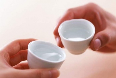 Rượu chứa methanol 'giết người' thế nào và cách nhận biết?