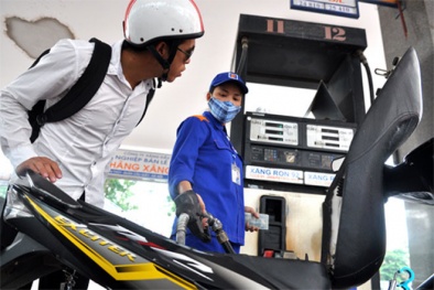 Giá xăng RON 92 và xăng sinh học E5 tăng mạnh vào 15 giờ chiều nay